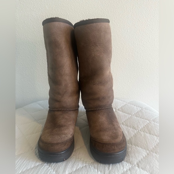 UGG Ultimate Tall Braid Boot (5340) - Shearling Hard Bottom Snow Boot - Size 6 - Picture 4 of 7